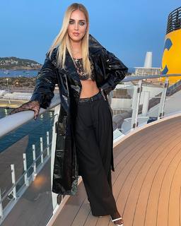 Chiara Ferragni feet photo thumbnail
