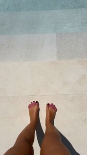 Cristina Pedroche feet photo thumbnail