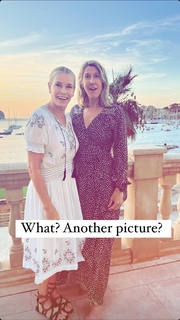 Chelsea Handler feet photo thumbnail