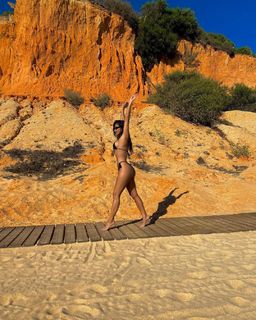 Nicole Scherzinger feet photo thumbnail