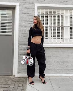 Xenia Tchoumitcheva feet photo thumbnail
