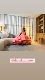 Kate Beckinsale feet photo thumbnail