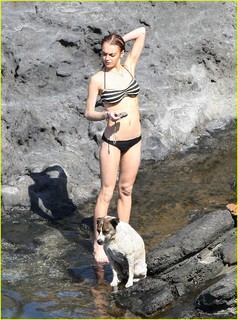 Lindsay Lohan feet photo thumbnail