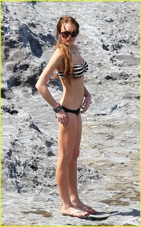 Lindsay Lohan feet photo thumbnail