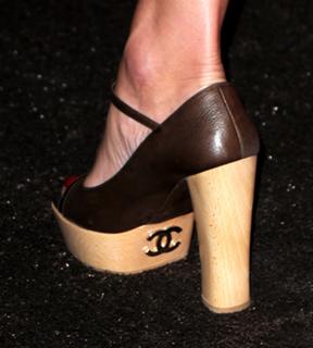 Kate Walsh feet photo thumbnail