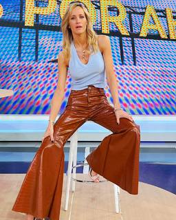 Julieta Prandi feet photo thumbnail