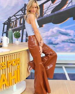 Julieta Prandi feet photo thumbnail
