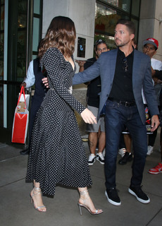 Ana de Armas feet photo thumbnail
