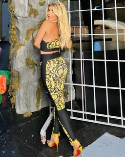 Wanda Nara feet photo thumbnail