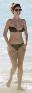 Kelly Brook feet photo thumbnail