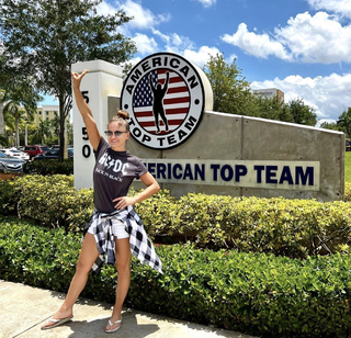 Karolina Kowalkiewicz feet photo thumbnail