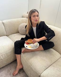 Ludovica Frasca feet photo thumbnail