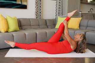 Denise Austin feet photo thumbnail