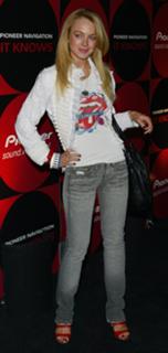 Lindsay Lohan feet photo thumbnail