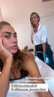 Melissa Satta feet photo thumbnail