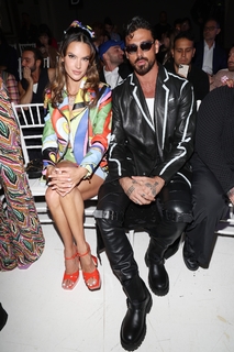 Alessandra Ambrosio feet photo thumbnail