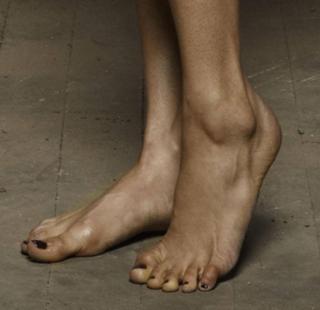 Michelle Rodriguez feet photo thumbnail