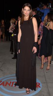 Katie Holmes feet photo thumbnail