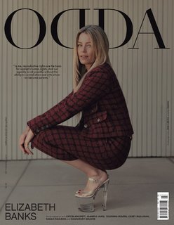 Elizabeth Banks feet photo thumbnail