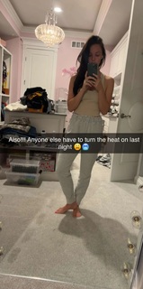 Brittney Smith feet photo thumbnail