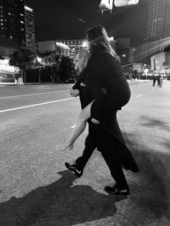 Mariska Hargitay feet photo thumbnail