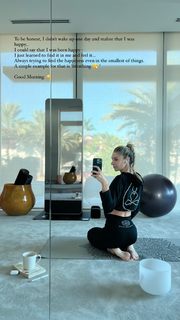 Seyma Subasi feet photo thumbnail
