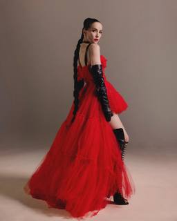 Natalia Oreiro feet photo thumbnail
