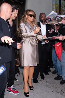 Mariah Carey feet photo thumbnail