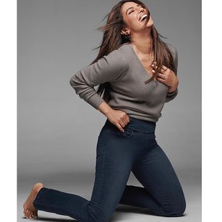 Priyanka Chopra Jonas feet photo thumbnail