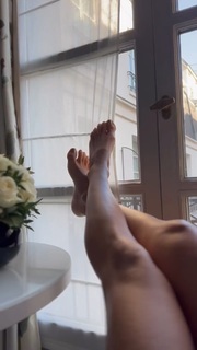 Juliana Paes feet photo thumbnail