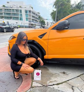 Claudia Romani feet photo thumbnail