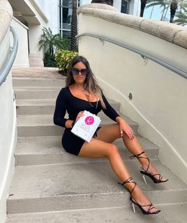 Claudia Romani feet photo thumbnail