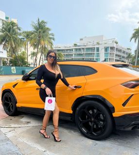 Claudia Romani feet photo thumbnail