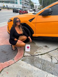 Claudia Romani feet photo thumbnail