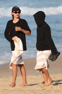 Phoebe Tonkin feet photo thumbnail