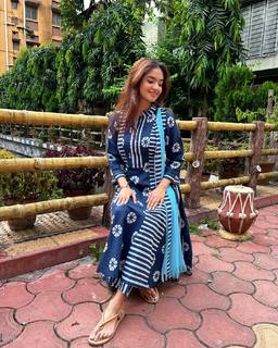 Anushka Sen feet photo thumbnail