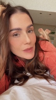 Deborah Secco feet photo thumbnail