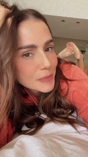 Deborah Secco feet photo thumbnail