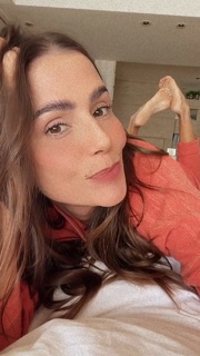 Deborah Secco feet photo thumbnail