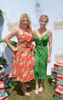 Busy Philipps feet photo thumbnail