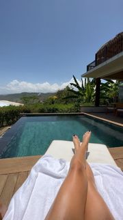 Justine Ezarik feet photo thumbnail