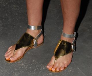 Sharon Stone feet photo thumbnail