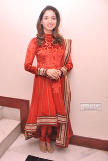 Tamannaah Bhatia feet photo thumbnail