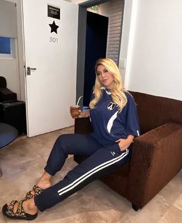 Wanda Nara feet photo thumbnail