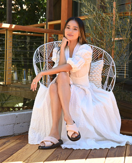 Jamie Chung feet photo thumbnail