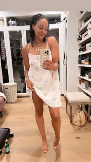 Tia Mowry feet photo thumbnail
