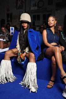 Halle Bailey feet photo thumbnail