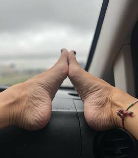 Adriane Galisteu feet photo thumbnail