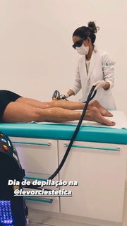Juliana Salimeni feet photo thumbnail