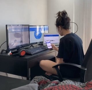 Tara Yummy feet photo 4